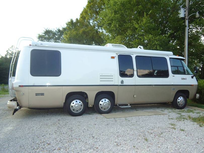 Exterior views of Elly II