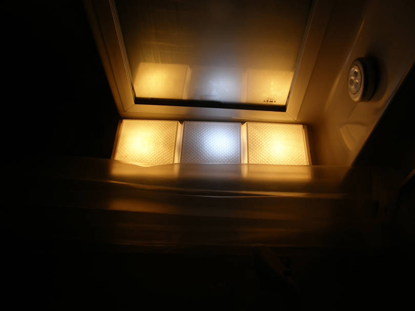 bath with 1 LED light