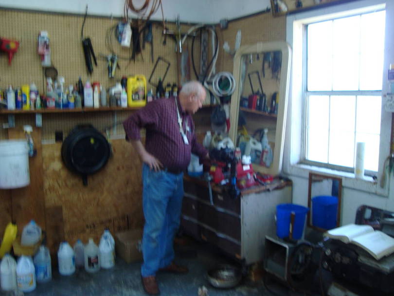Ken Henderson checking Bob Presells steering box