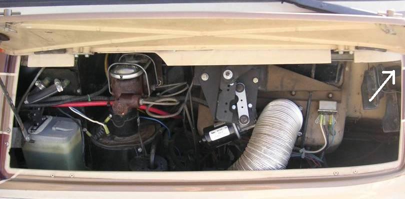 Suspension air pump inlet