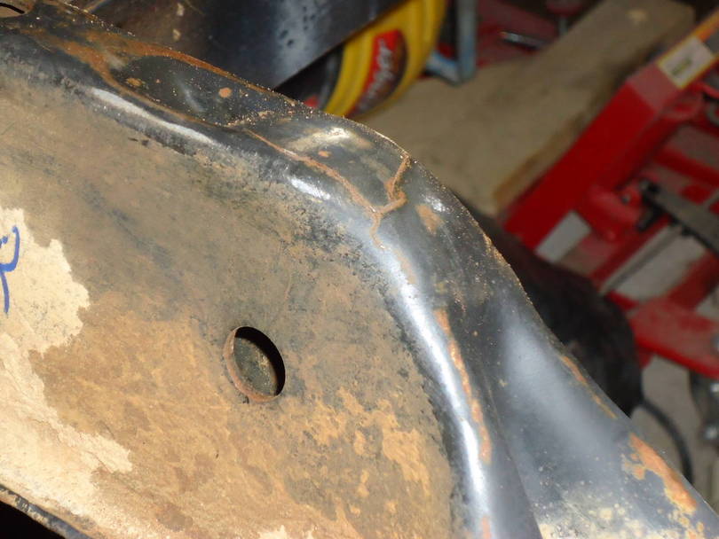 Cracked_rear_Torsion_bar_housings_002