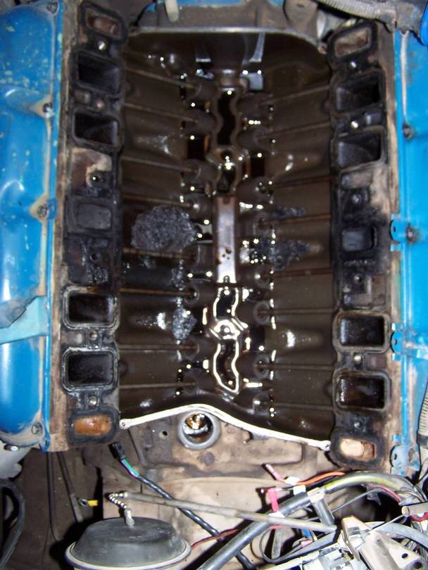 GMC_-_Rockwell_Intake_Manifold_Installation_008.jpg