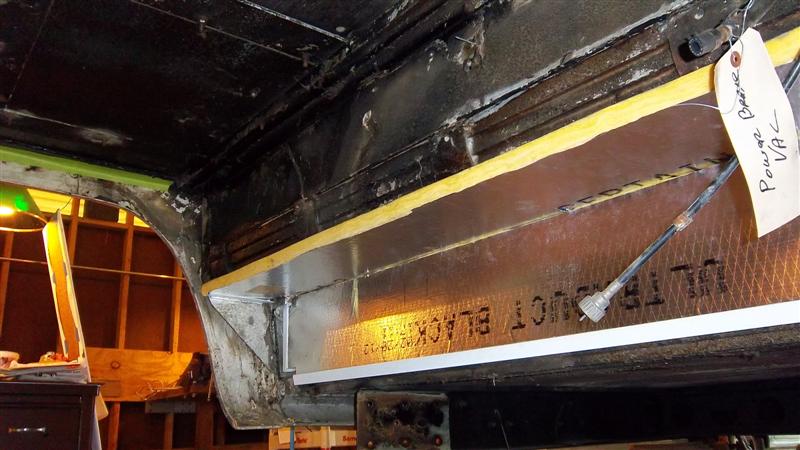 Insulation_installation_003_Medium_