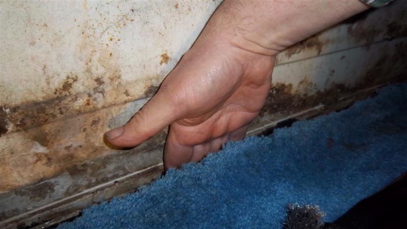 pre_insulation_and_caulk_pictures_014_Medium_