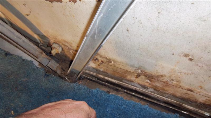 pre_insulation_and_caulk_pictures_019_Medium_