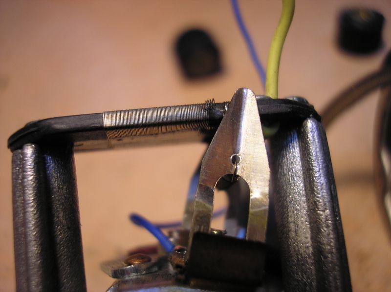 040_-_Resistance_element_burned_where_wiper_oscillated
