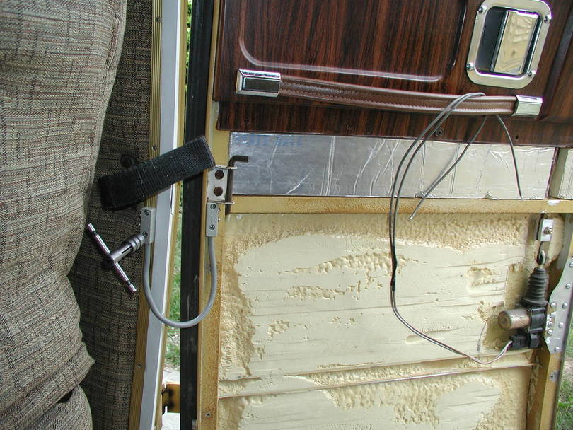 Electrical connection door to frame