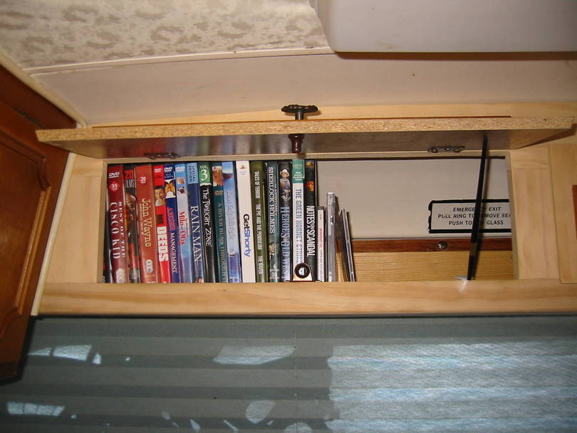 Rear_Window_Cabinet_5