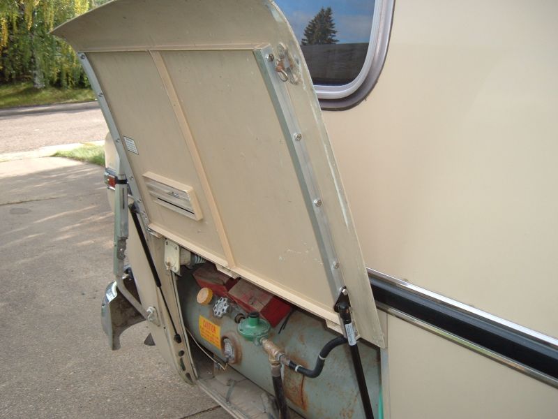 Rear_Hatch_Struts_25