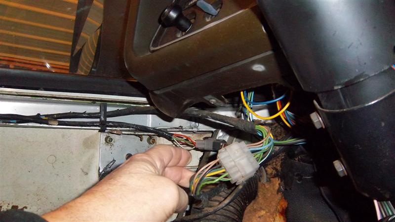 location of blue spare wire under dash