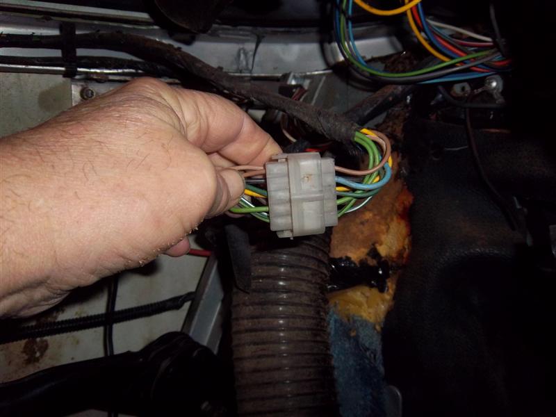 location of blue spare wire under dash