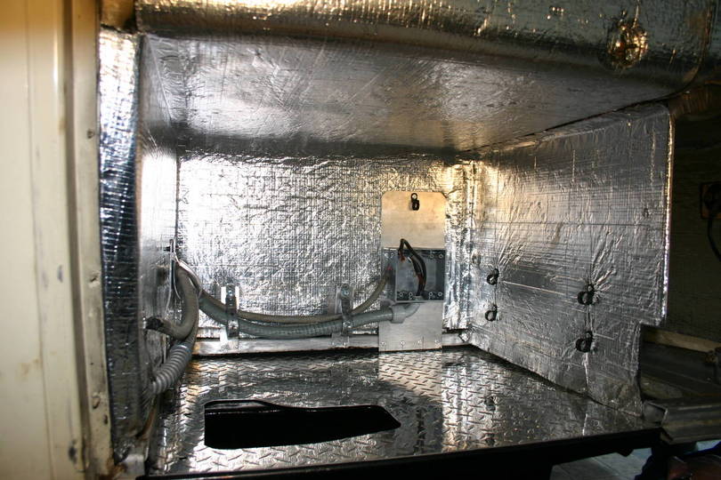 Soundproof barrier / aluminum base