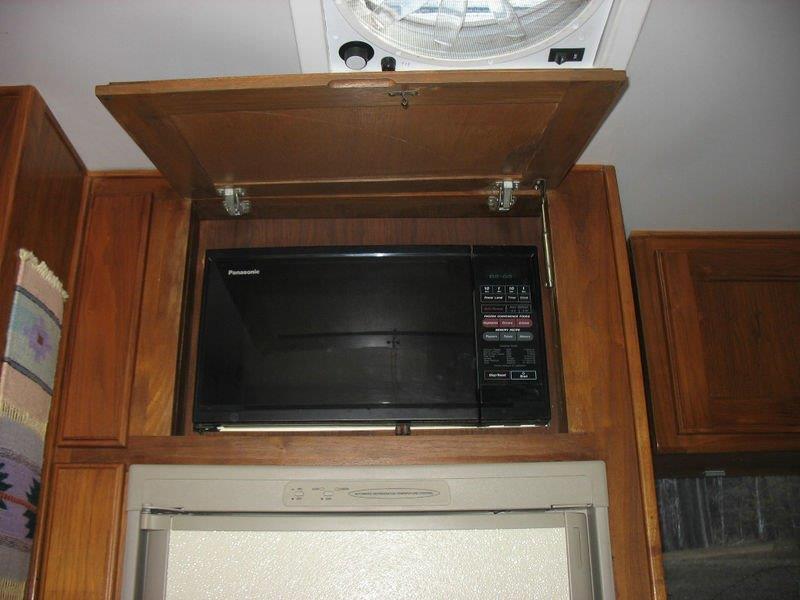 Microwave_in_Cabinet