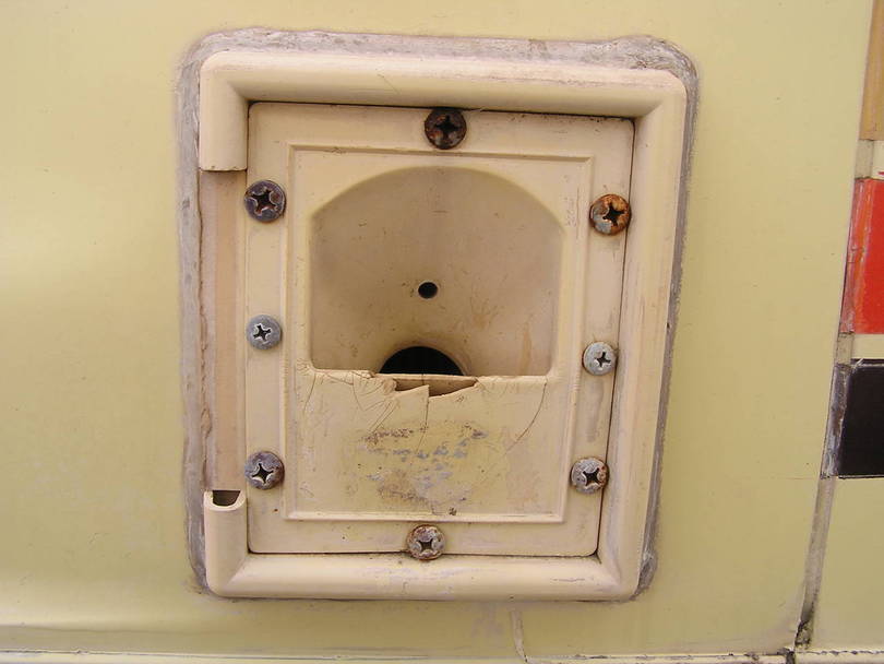 1976 Royale water door