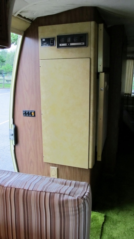 control panel / central vacuum cabinet