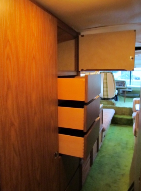 clothes cabinet /three drawers