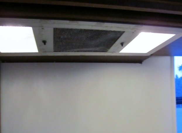 range hood fan / lights (works)