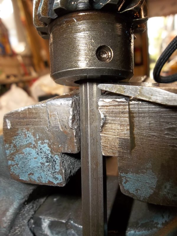 Pry Pump Shaft from distributor Gear