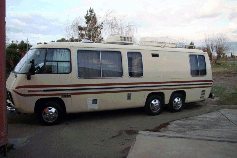 701_-_1974_GMC_Eleganza