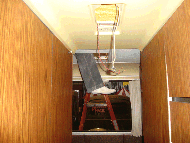 723_-_He_got_electric_to_the_back_fan_from_the_hall_outlet