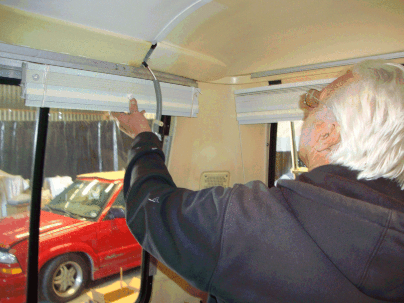 727_-_These_shades_involve_2_brackets_and_2_screws_to_secure_the_string_-_t