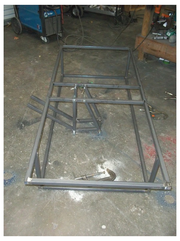 Hidaway table based on the Dietz concept