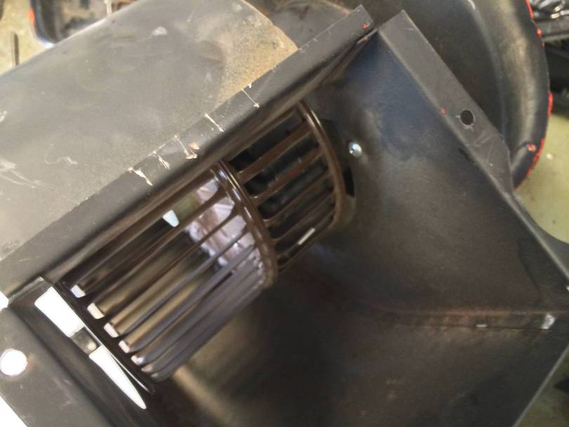 the outlet side of the circulation fan