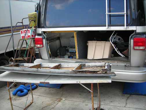 TOM'S TAIL GATE
