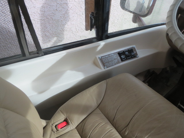 Cockpit side panels