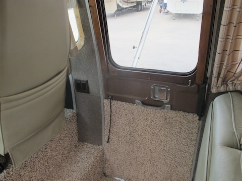 77 reverse door TZE33BV100987