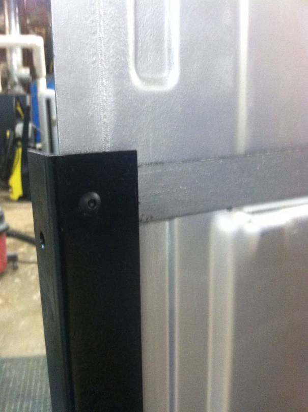 Tank strap detail