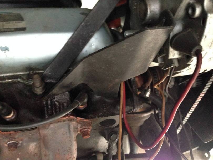 Alternator mounted on right side