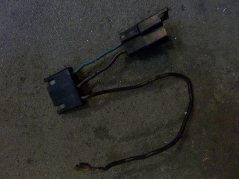 This is the connector harness from function  lever to Fan Switch
