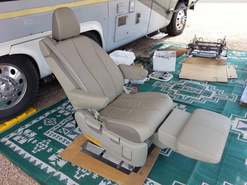 Toyota Sienna reclining cockpit seats