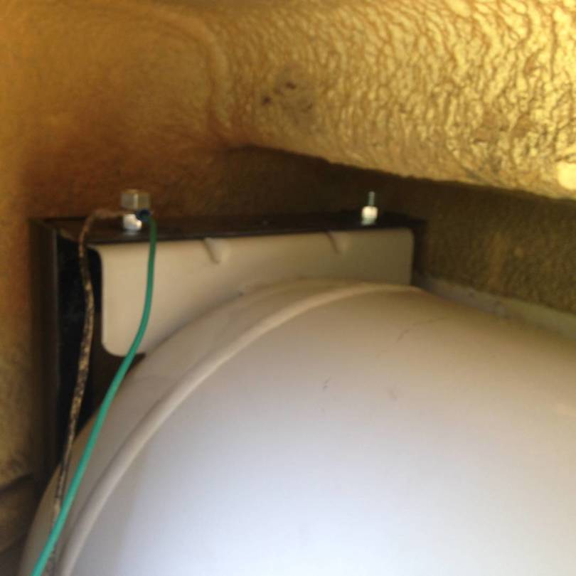 LP gas tank left top mount