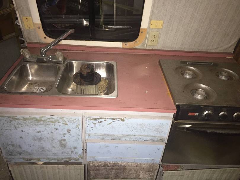 sink, range and oven