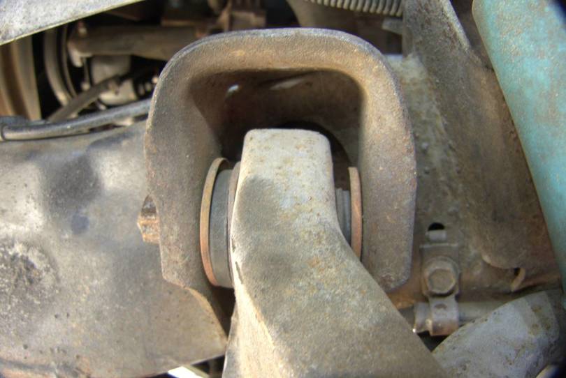 03_driver_upper_front_bushing