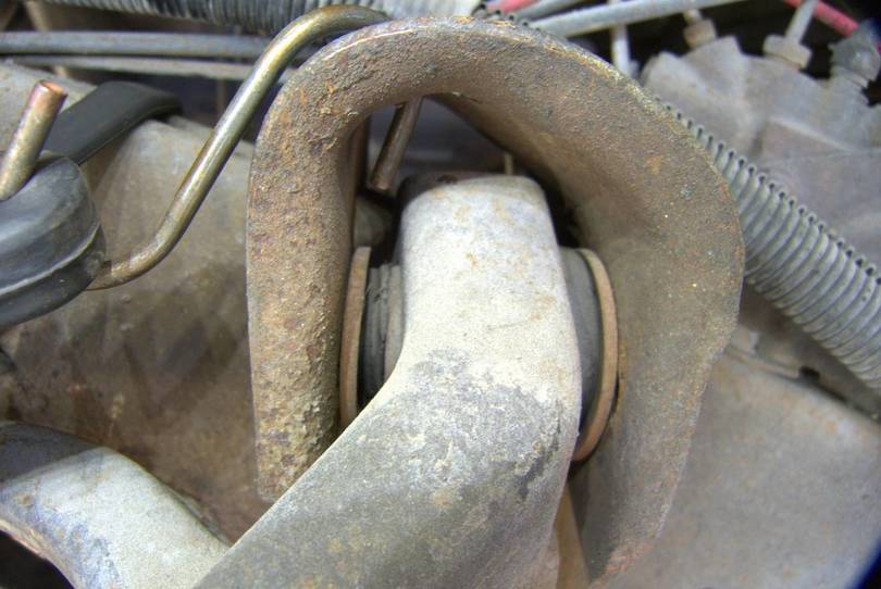 04_driver_upper_rear_bushing