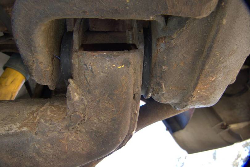 05_driver_lower_front_bushing_from_below_facing_up_1