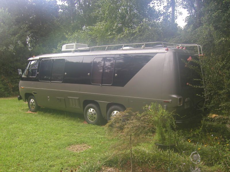 new paint '77 Royale rear bath