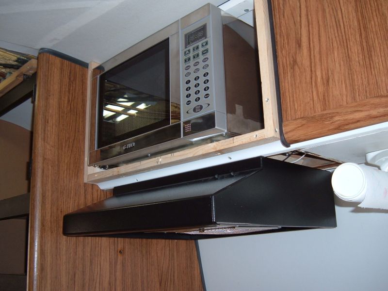 Range Hood in place