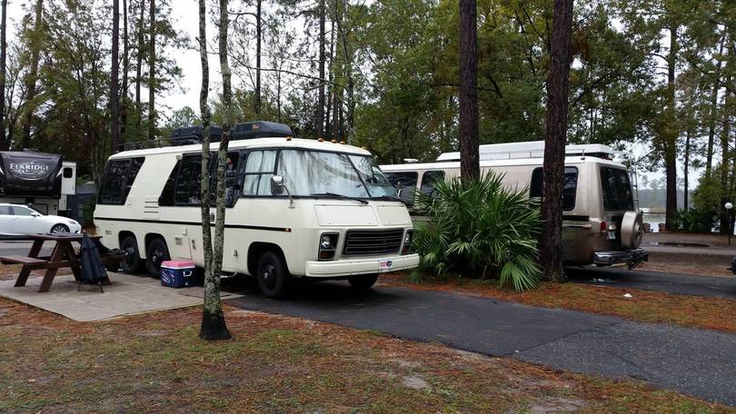 John and Nancy's coach at the GMC Sunshine Statesmen Christmas Rally 2017