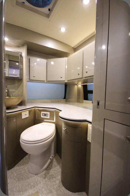 Custom_GMC_Motorhome_Restoration_11_