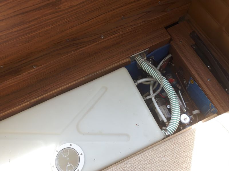 Fresh Water Tank on Passenger Side