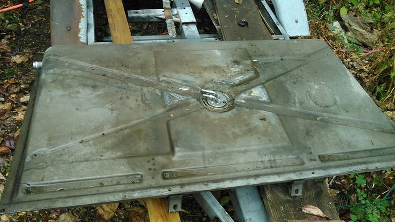 Grimy_Tank_-_Before_Cleaning