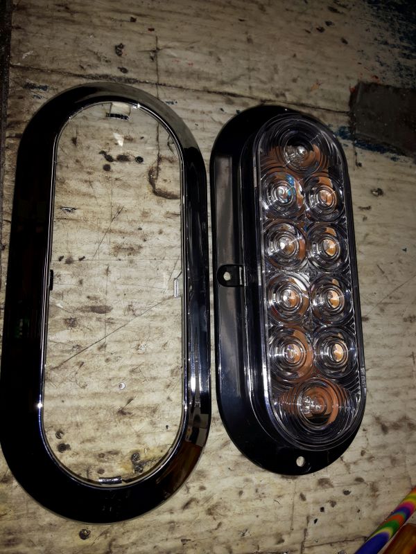 Removing Trim of Oval Fixture