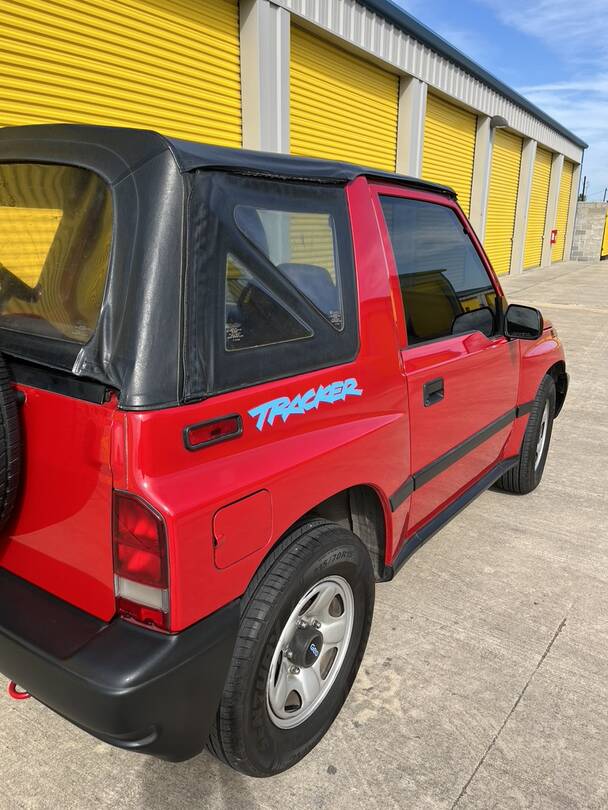 13-Passenger_Quarter_Rear