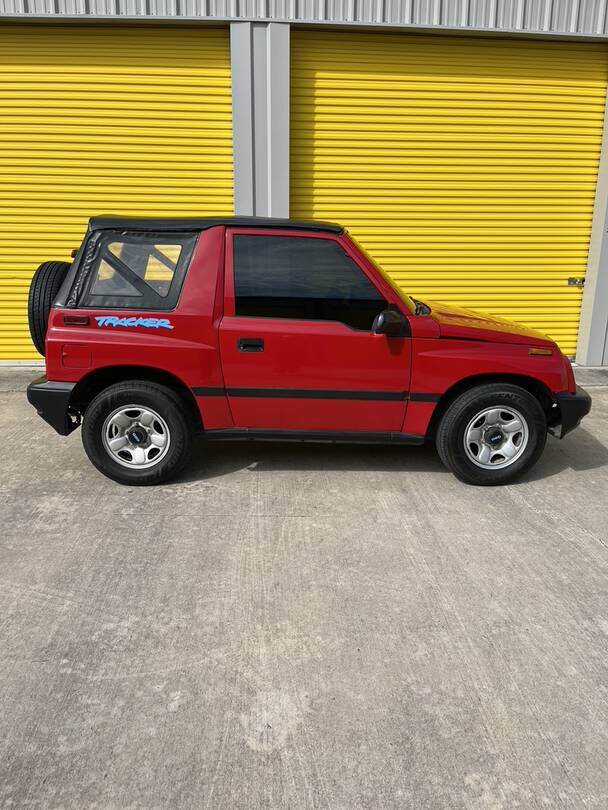 15-Passenger_Side_View