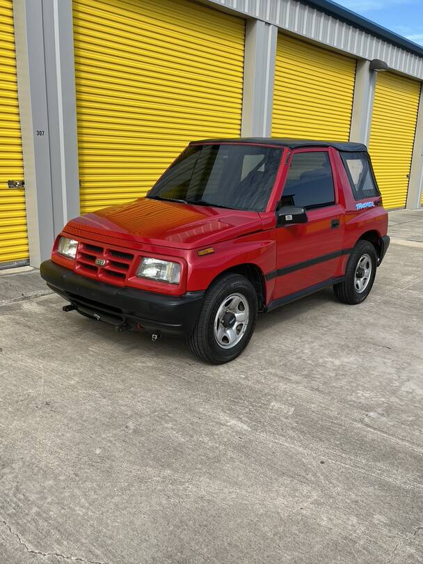 4-Driver_Front_Quarter