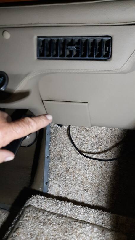 Dash MC bolt plug